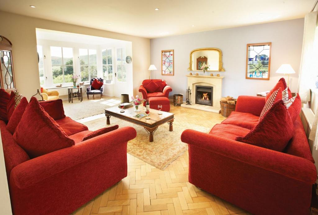 The Oaks, All Stretton