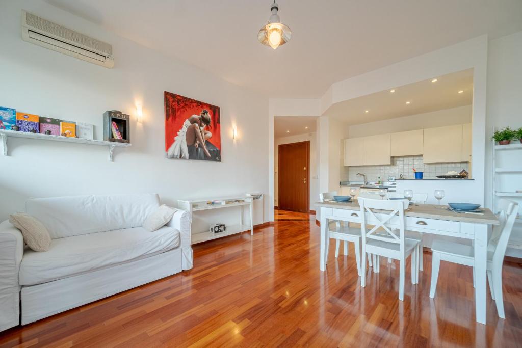 Genoa Sturla Comfy Apartment, Janov