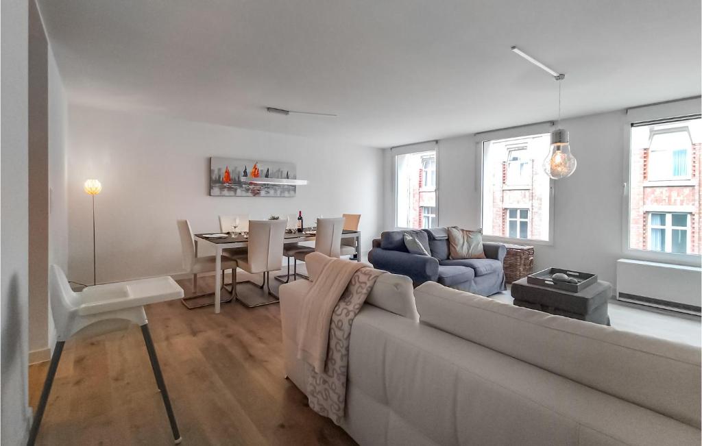 Lovely Apartment In Oostende With Wifi, Ostende