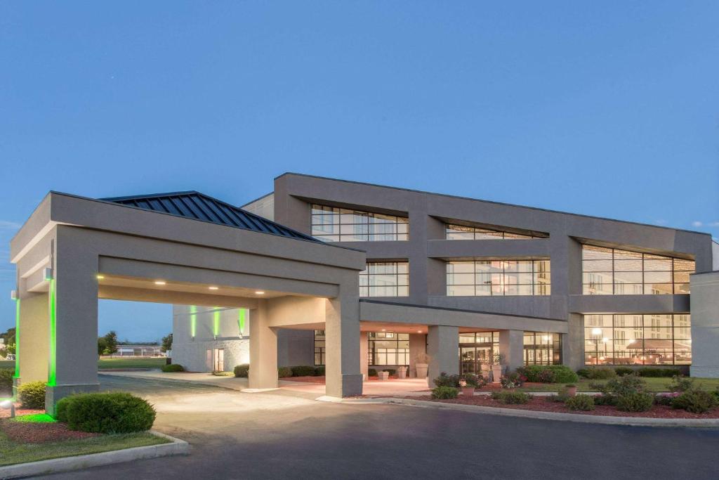 Wyndham Garden Conference Center Champaign/Urbana photo
