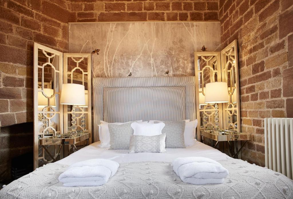 The Knoll Tower, Weston under Lizard