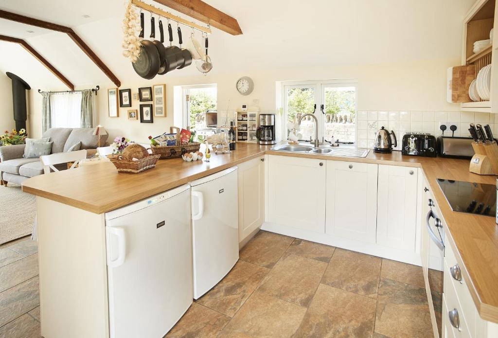 Downclose Piggeries, North Perrott