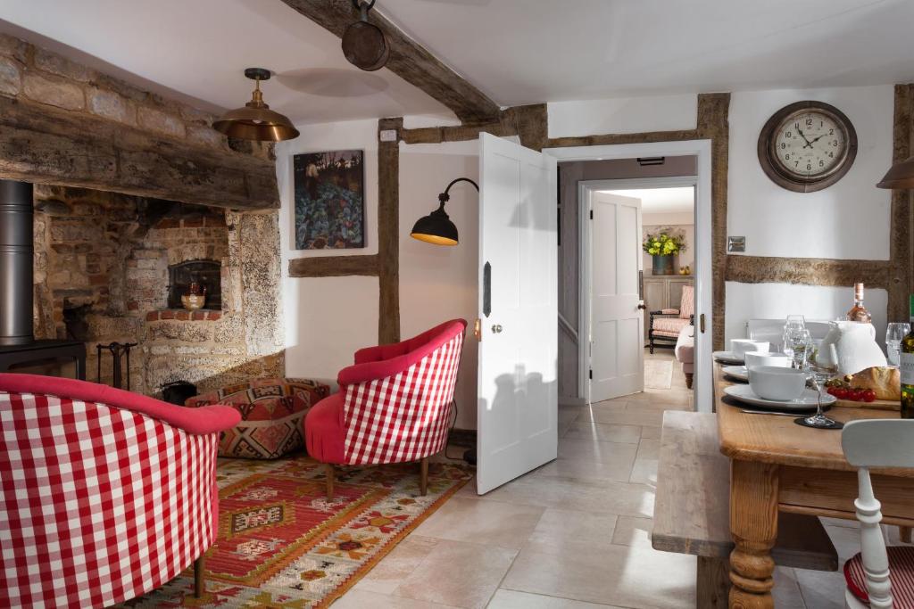 The Gables, Cow Honeybourne