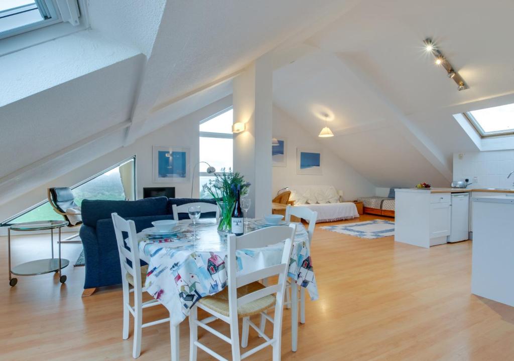 48 St Nicholas Court, St Ives