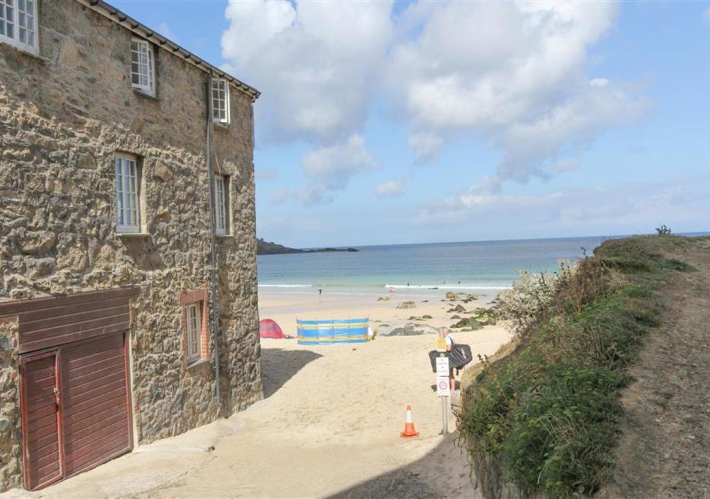 49 St Nicholas Court, St Ives
