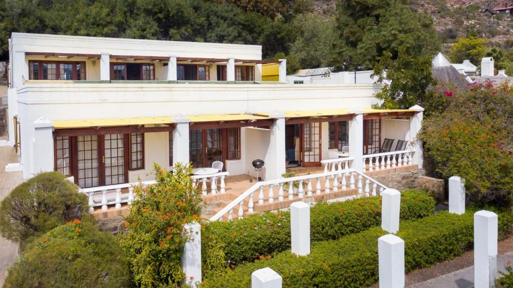 Montagu Little Sanctuary - Free Hot Spring Access photo