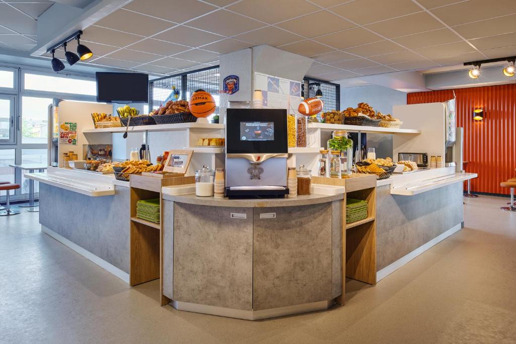 Food and beverages, ibis budget Porte d'Aubervilliers in Paris
