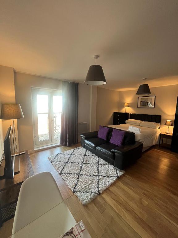 Quayside Apartments photo