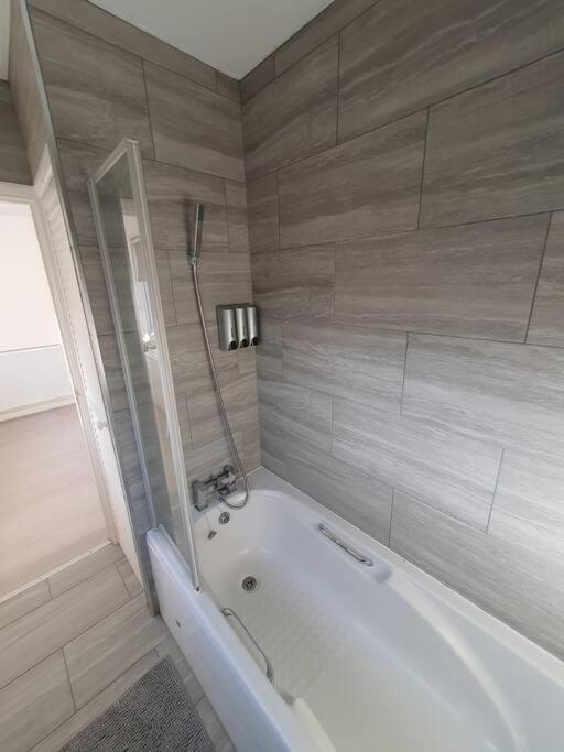 Awave From It All, Clacton-on-Sea photo 3