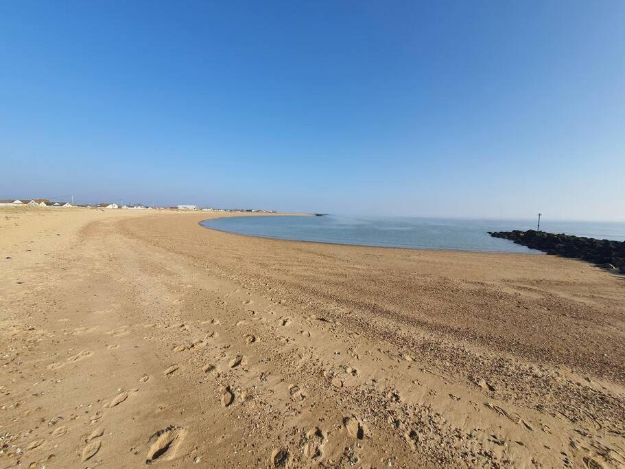 Awave From It All, Clacton-on-Sea photo 8
