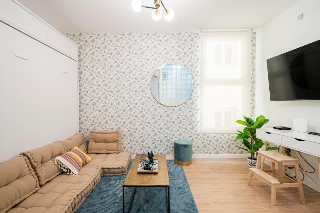Cozy studio in Chamberí WiFi-AC-FERN-HOZ, Мадрид