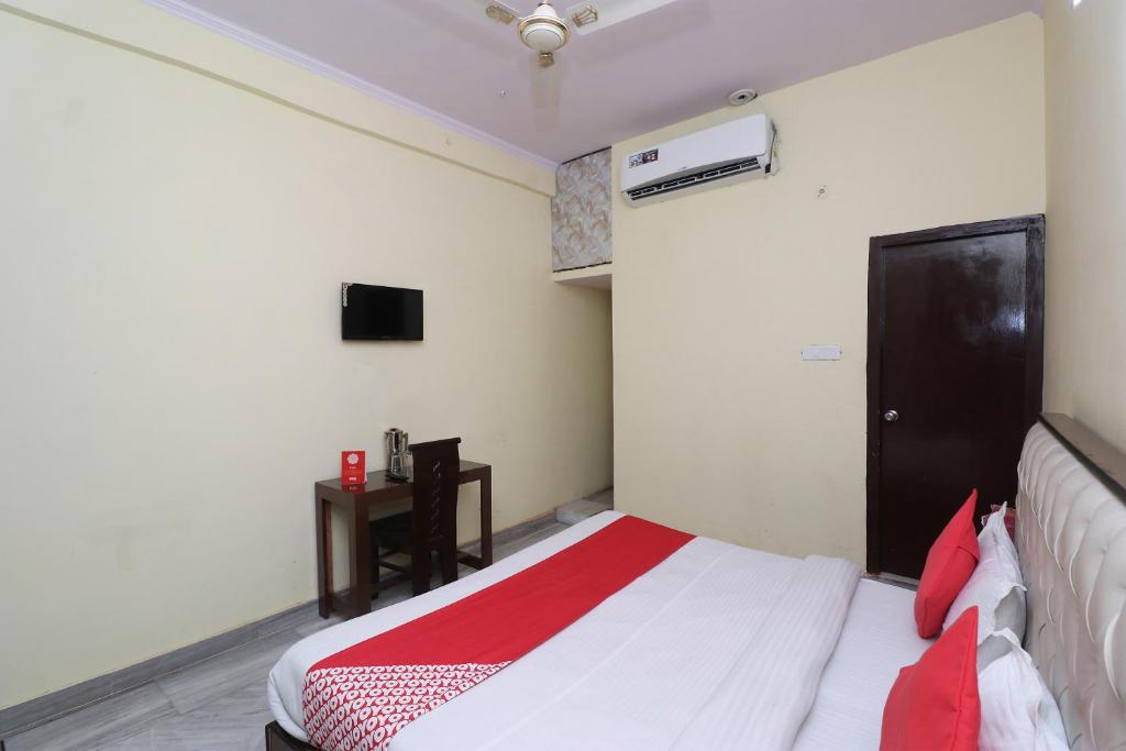 OYO 16109 Hotel Ayaan photo