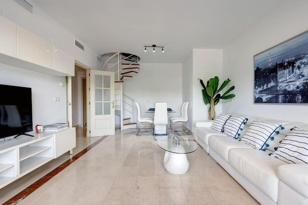 Stunning Duplex 5 minutes from Puerto Banús, Marbella