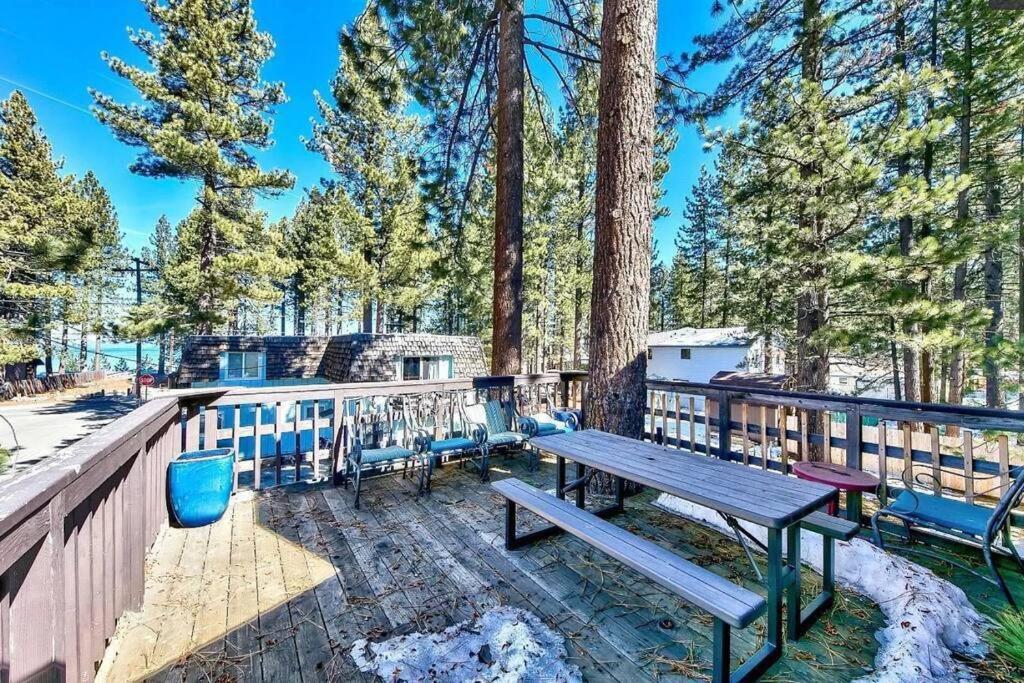 Lake View 4 bedroom family home