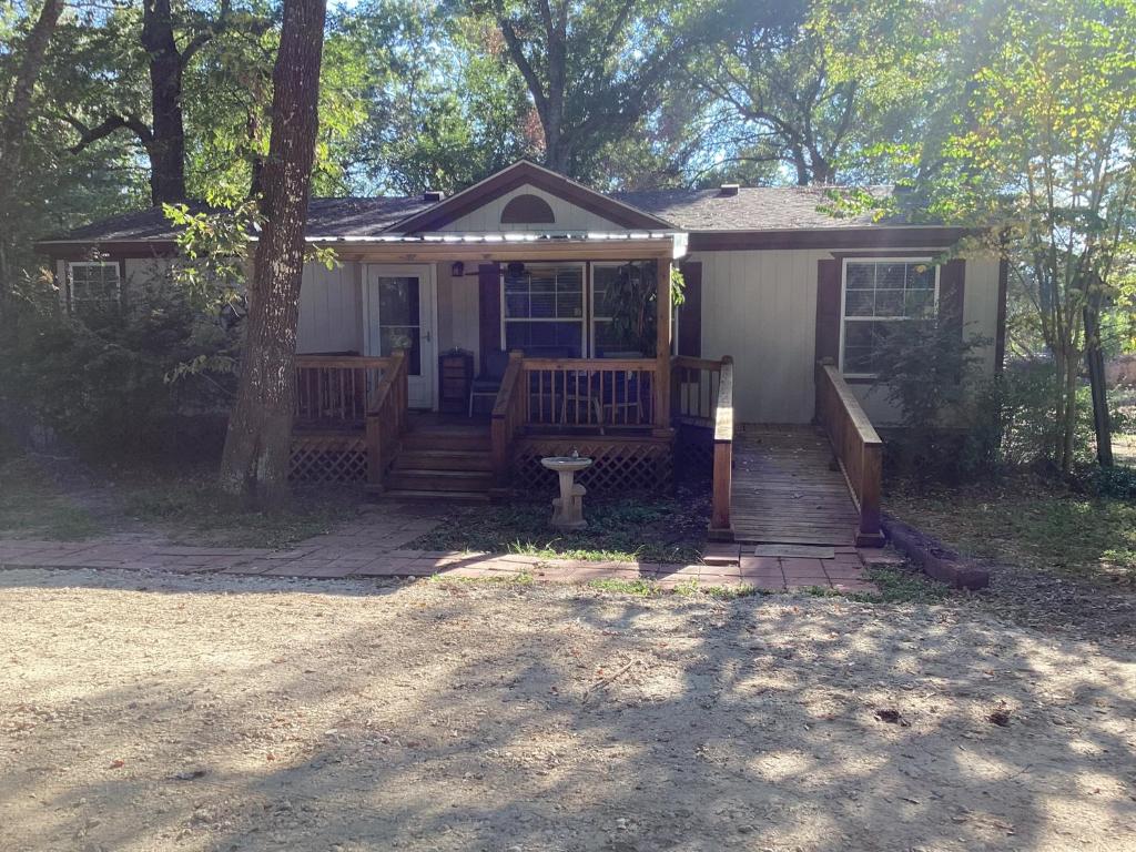 Hidden Gem on the Tracks, Montgomery