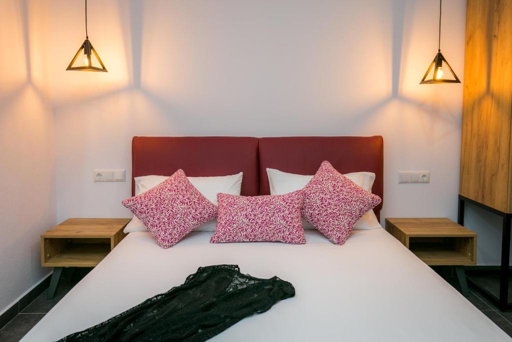 Linden Apartments photo