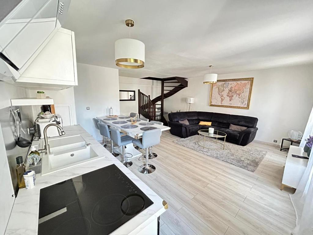 SPACIEUX DUPLEX PRES DES QUAIS DE SEINE LINGE MAISON FOURNI PARKING GRATUIT 4 CHAMBRES bienvenue à vous - 1