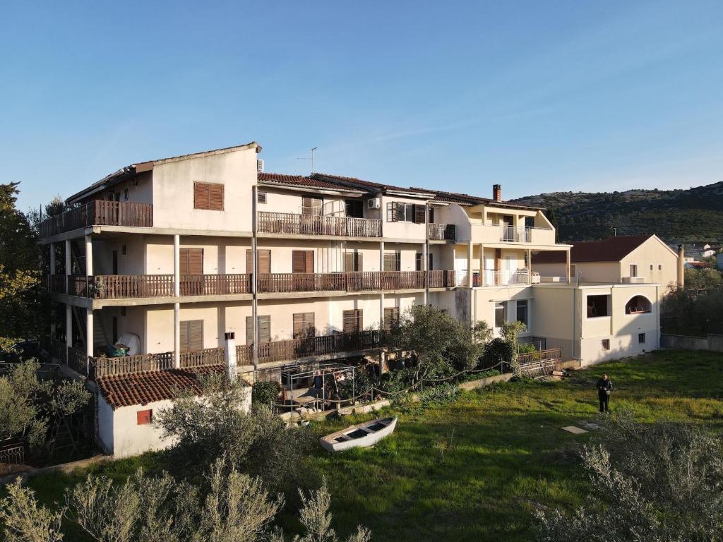 Apartments with parking space Mrljane, Pasman - 20850, Mrljane