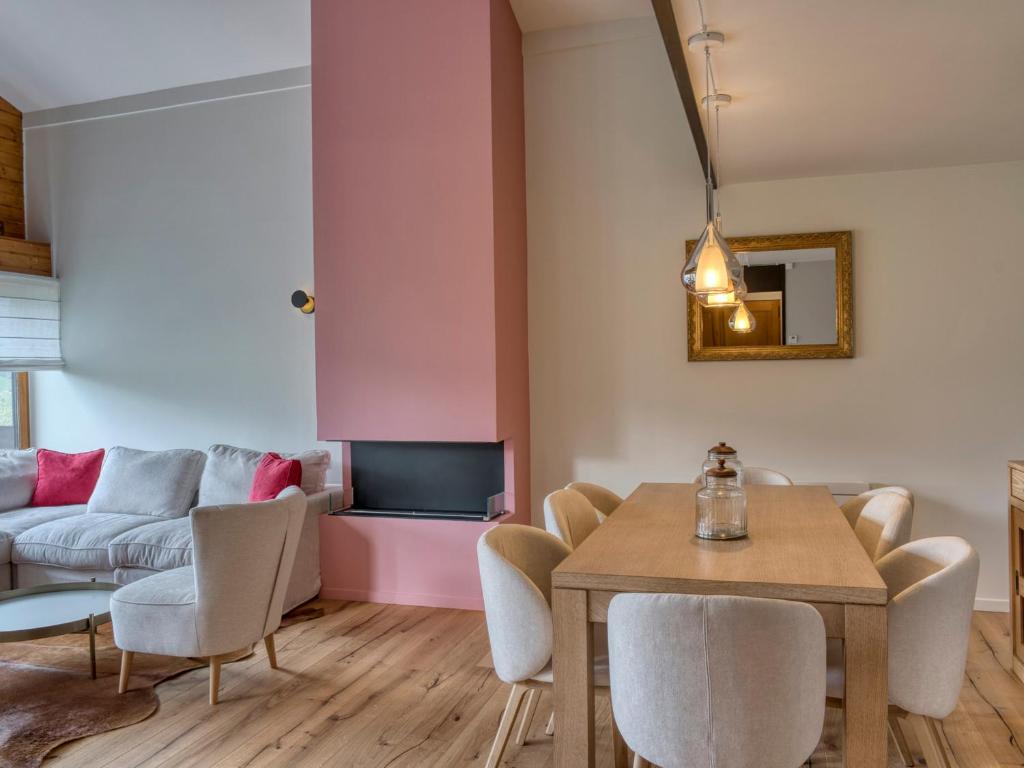 Appartement 4 Chambres à Megève Mont d'Arbois, Proche Pistes et Golf, 120m², Terrasse, Wi-Fi, Parking - FR-1-453-241 - 2