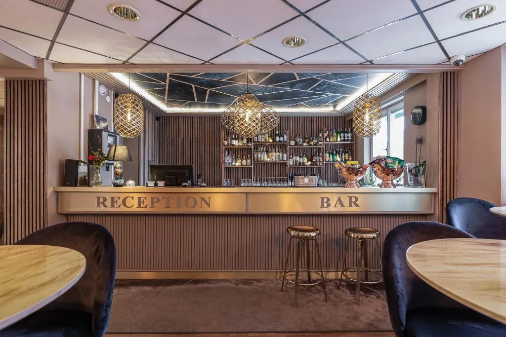 阿卡德酒店，位于韦斯特罗斯的酒店