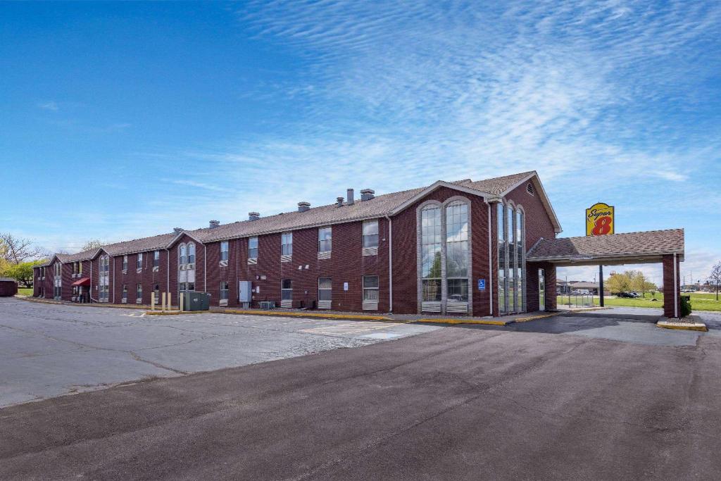 Super 8 By Wyndham Nixa/Springfield Area photo