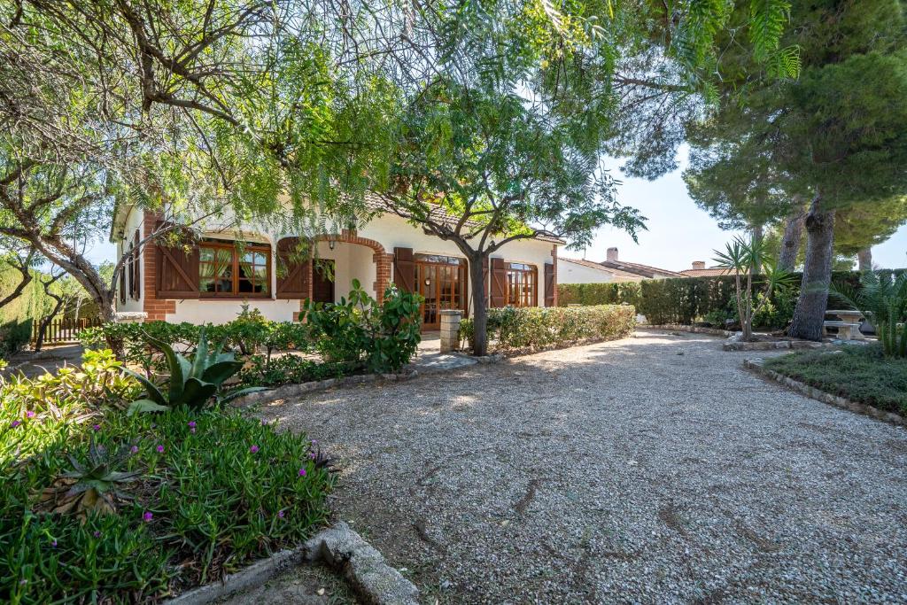 Hauzify I Casa Cardona, Les tres Cales