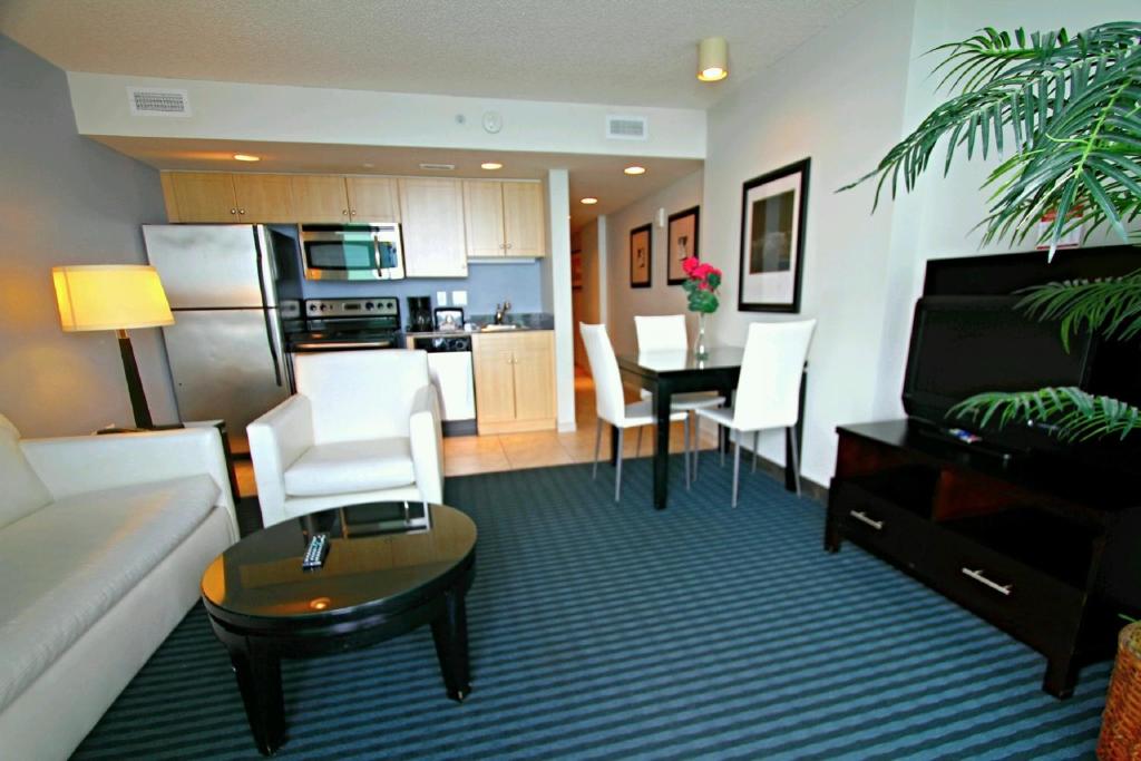 One-Bedroom Suite with King Bed-Ocean Front