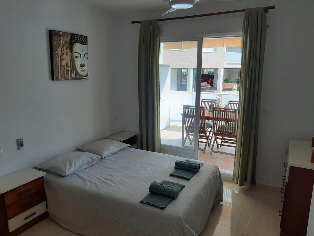Two bed two bathrooms ground floor Apartment with pool view - 3