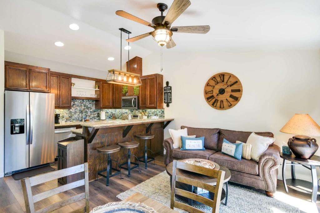 Tranquil Lake Almanor Getaway with Dock Access!