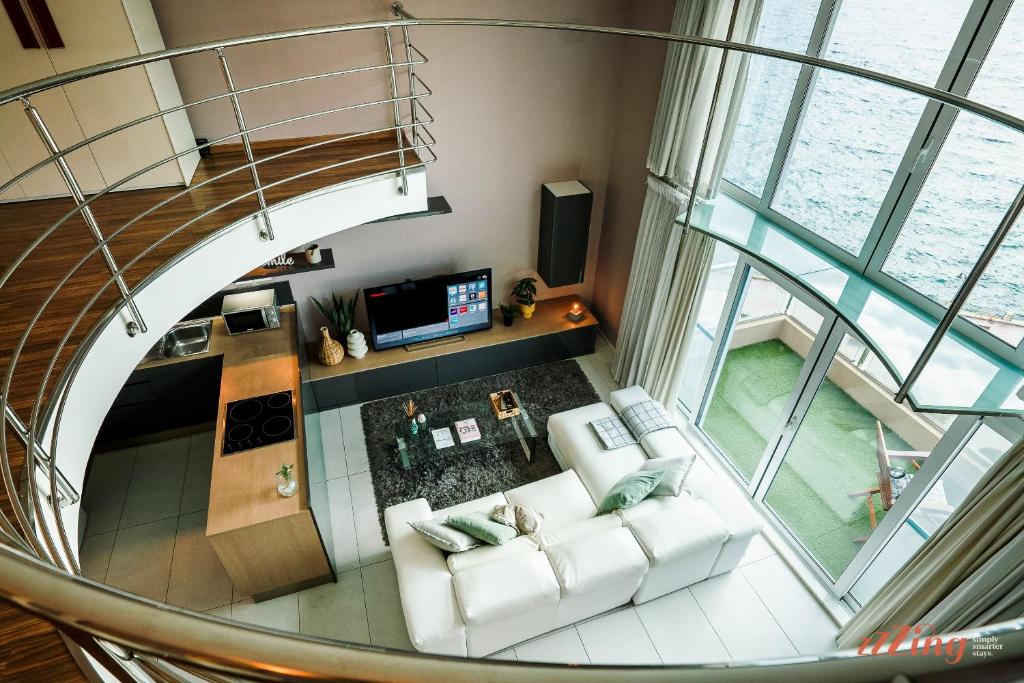 Seafront Duplex with Terrace - Sliema Malta, Sliema