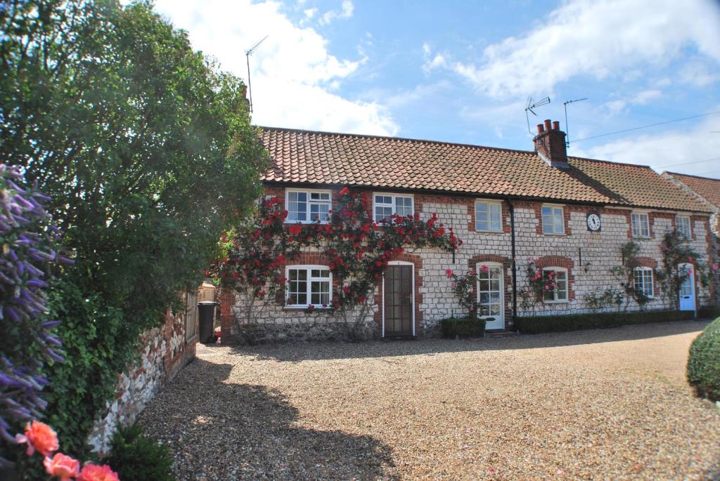 6 Clock Row, Thornham
