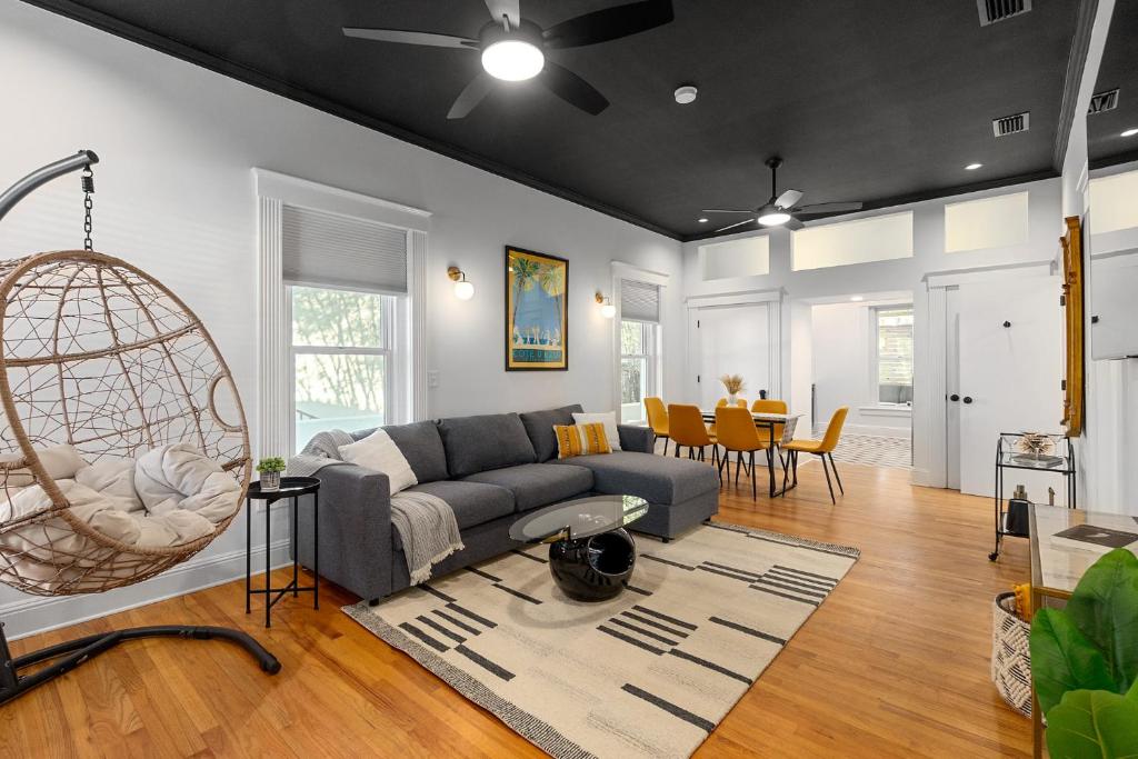 Urban Magic- Mod Arcade Machine Walk to Downtown, St. Augustine