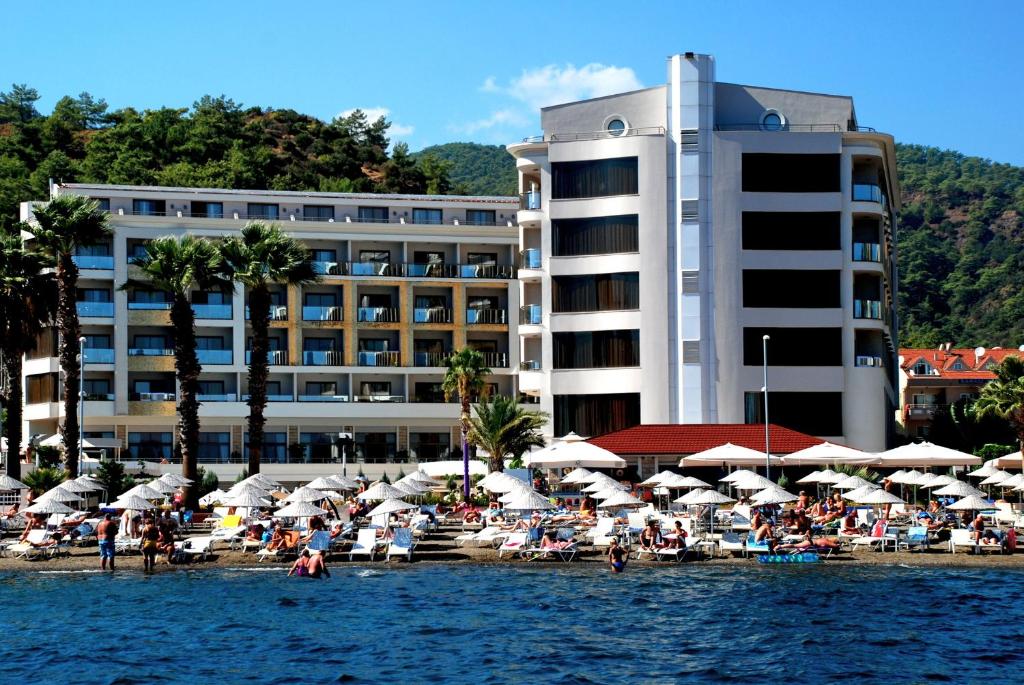 Golden Rock Beach — Hotel building in Marmaris, Mugla