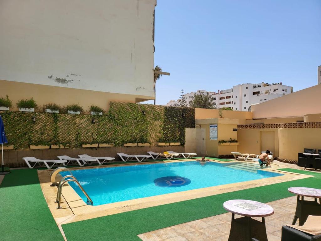 Swimming pool