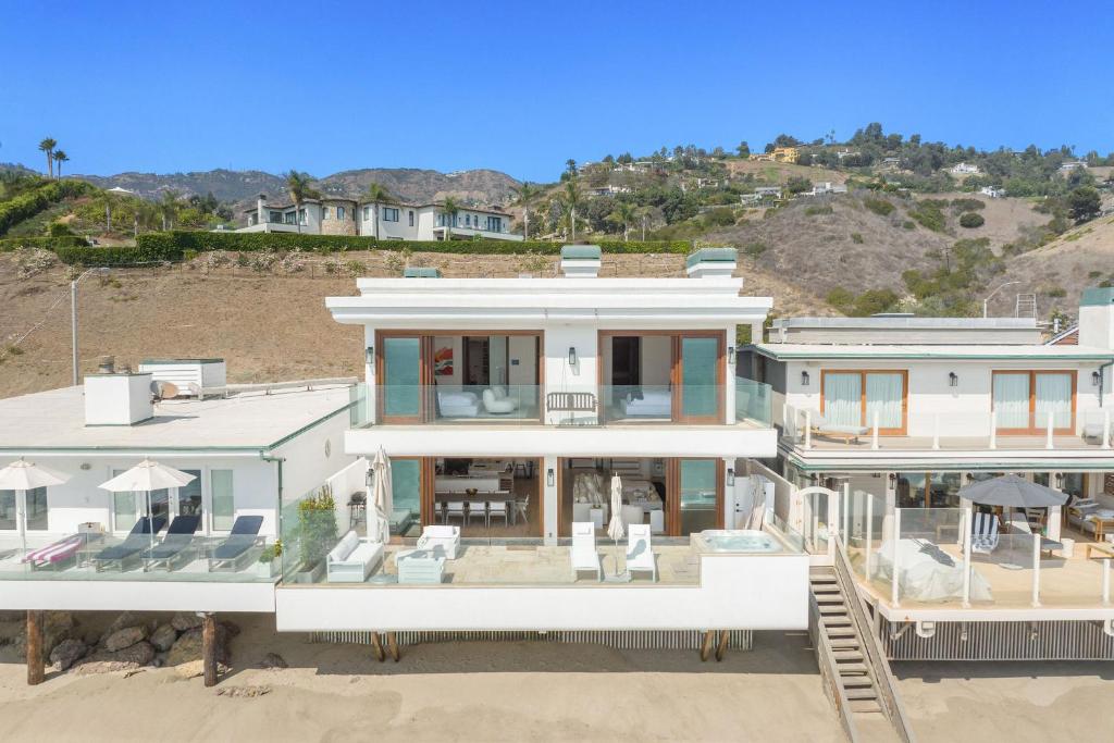 Carbon Beach Home