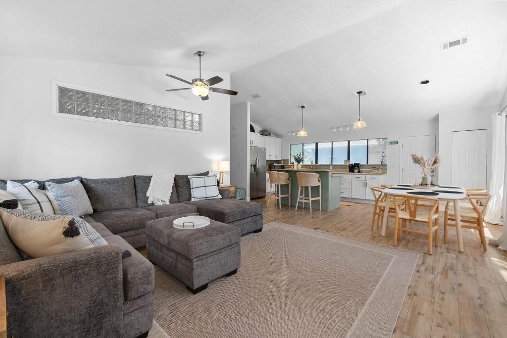 Sandpiper Cottage- Walk to Beach and Pier, St. Augustine