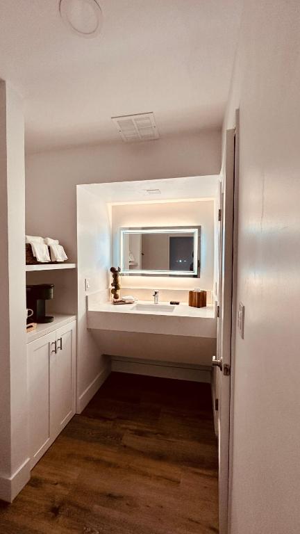 Bathroom, Ocean Villa Inn in San Diego (CA)
