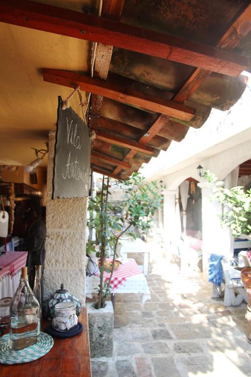 Best Location Old Town Budva Rooms - 4