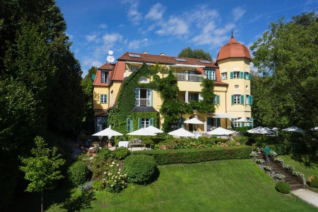 Hotel Seeschlößl Velden, hotel in Velden am Wörthersee