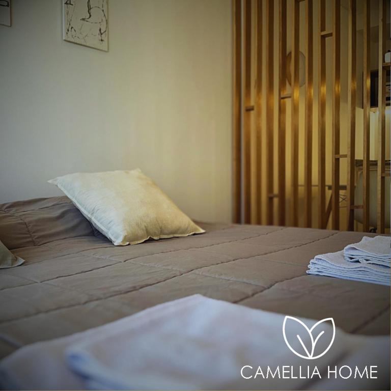 C A M E L L I A - H O M E - 4