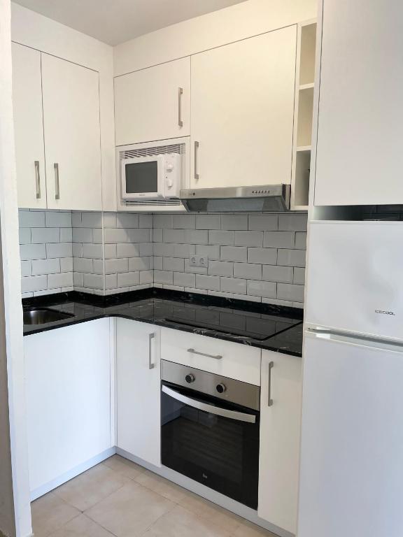 Apartamento céntrico con piscina - 3