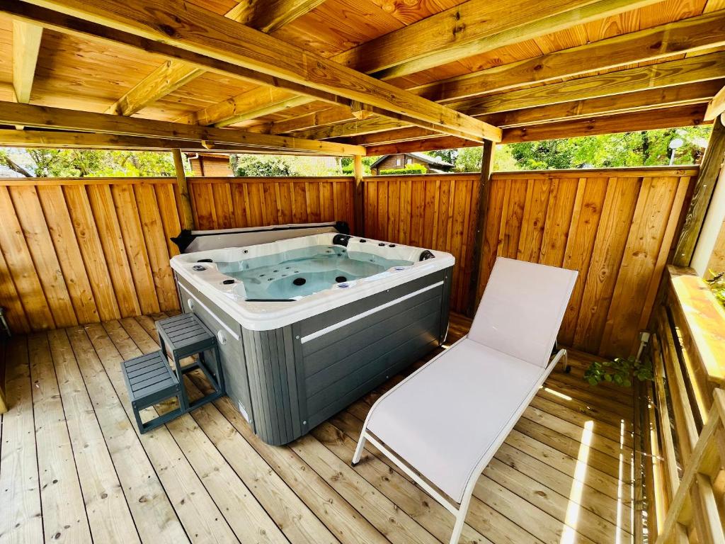 Chalet domaine forge 6-8pers jacuzzi terrasse plancha proche commerces - 2