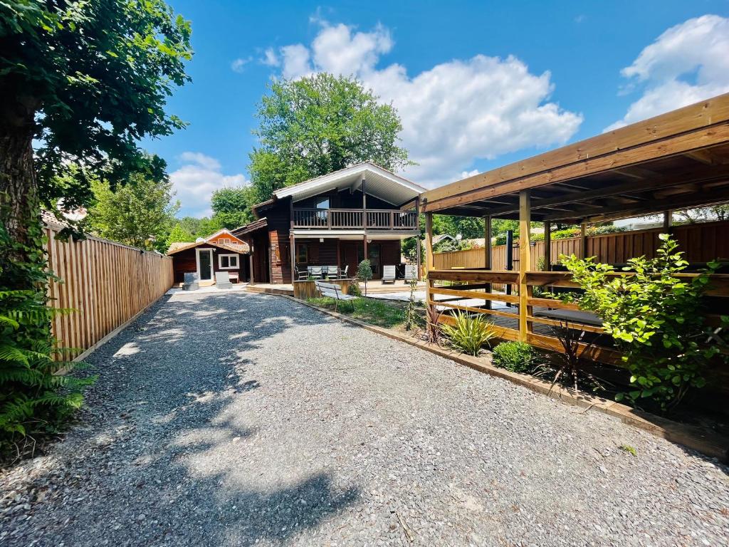 Chalet domaine forge 6-8pers jacuzzi terrasse plancha proche commerces - 5