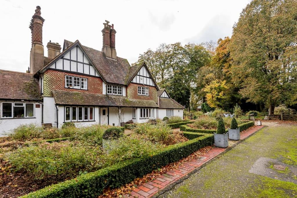 Highfield Lodge, Tring