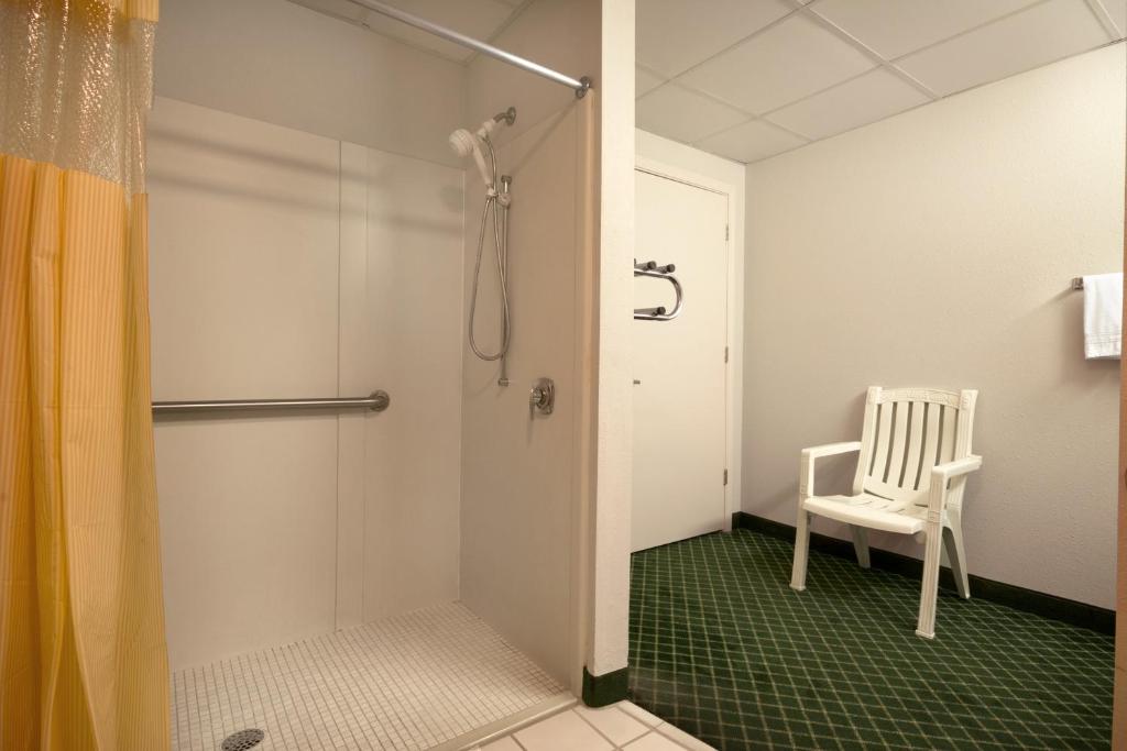 Days Inn By Wyndham Alma Photo 22