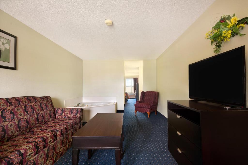 Days Inn By Wyndham Alma Photo 26