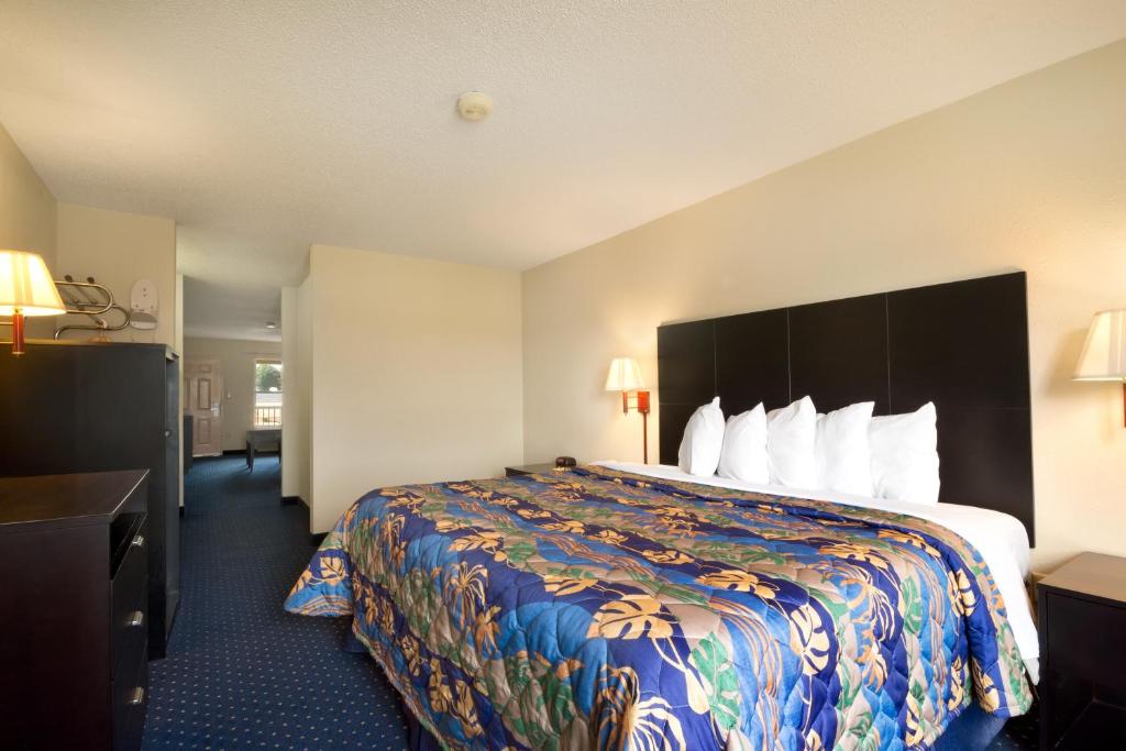 Days Inn By Wyndham Alma Photo 28