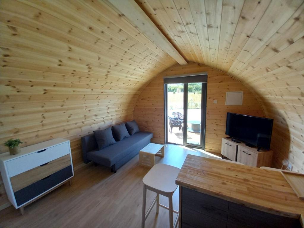Glamping Pod, Prodhromi