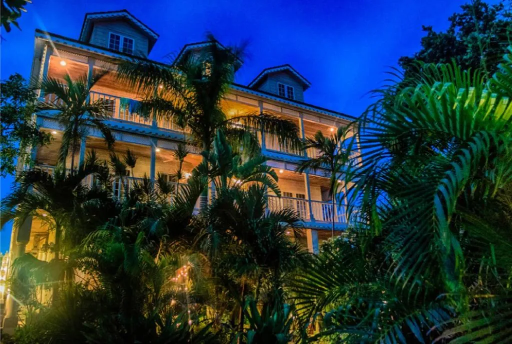A Stone's Throw Away, Hotel in Nassau