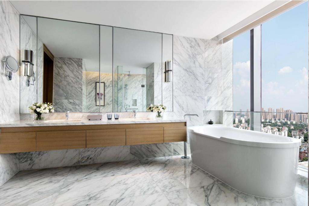 Bathroom, Courtyard by Marriott Changsha South in Changsha